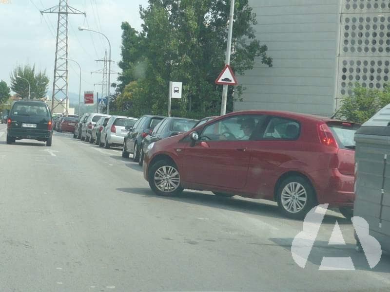 Al incorporarse a una vía debe tener en cuenta la posición, trayectoria y…