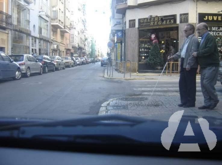Ante esta situación, el conductor debe...