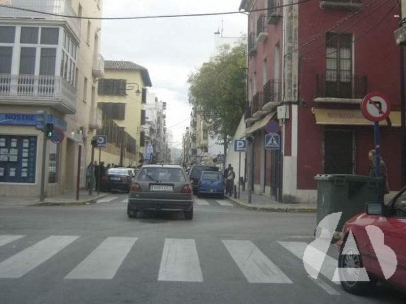 Sí, debido a la situación del tráfico, prevé que puede quedar detenido en una…