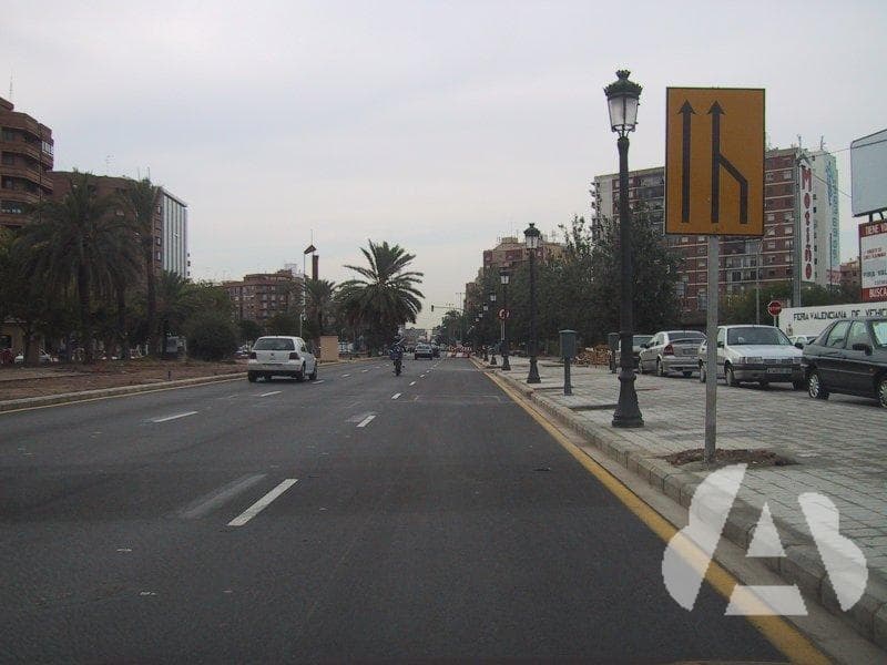 A los conductores, ¿les está permitido modificar, trasladar o retirar la…