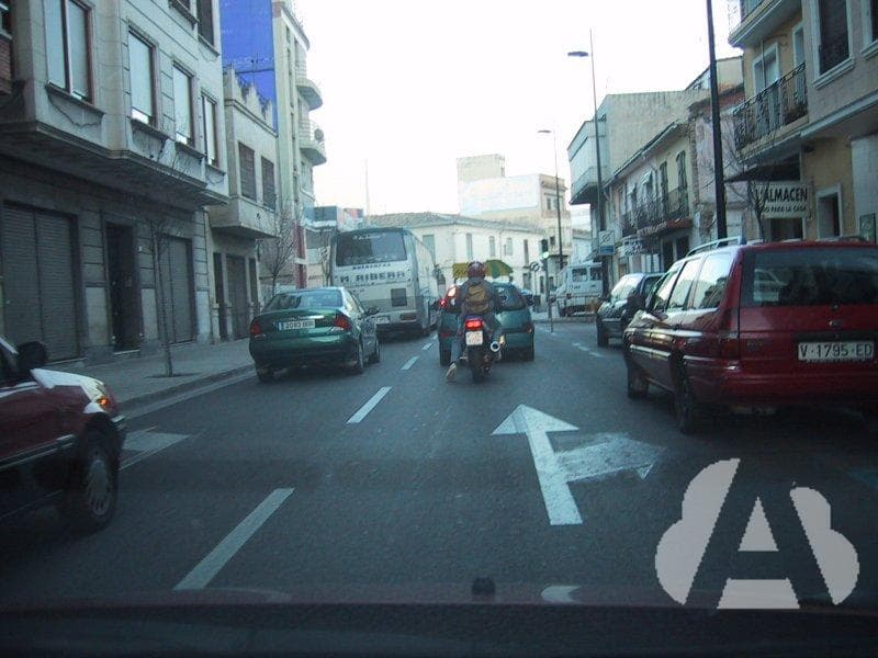 La densidad del trafico en zona urbana produce frecuentes zonas de…
