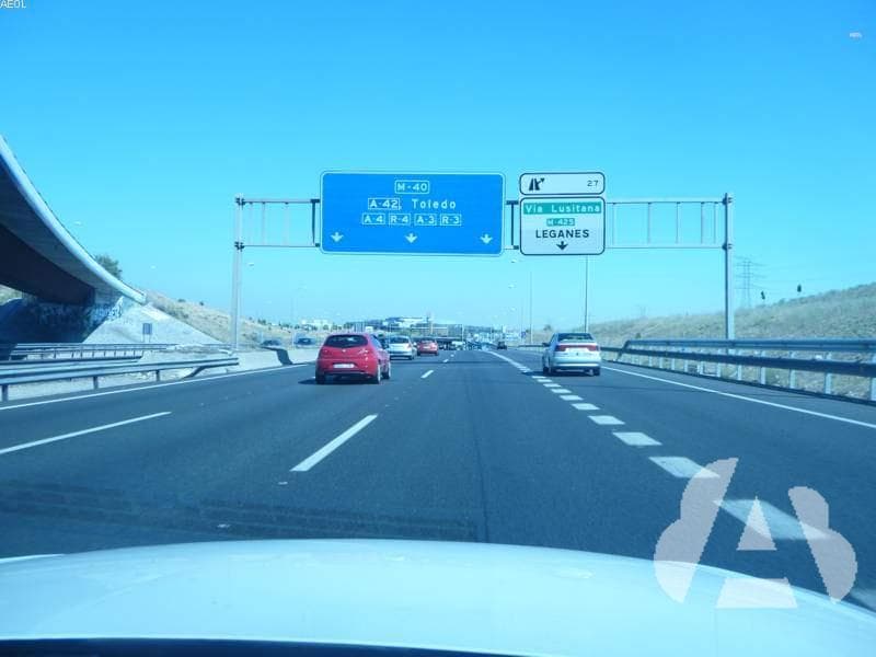Como norma general, en una autopista, ¿está permitido circular a 50 km/h?
