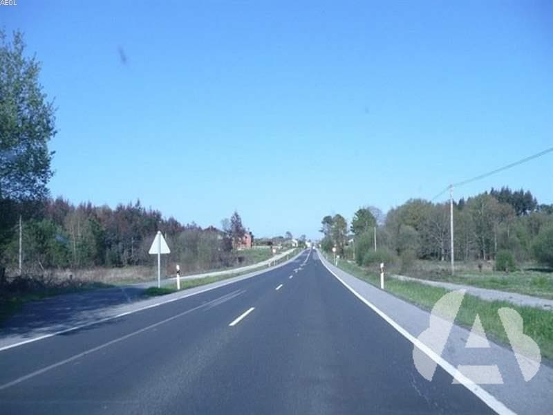 En esta carretera estrecha quiere realizar un cambio de sentido. ¿Dónde debe…