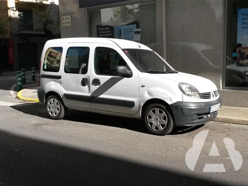 El permiso de conducción de la clase B, ¿autoriza a conducir una furgoneta de…