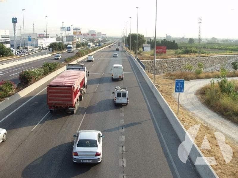 En general, las autovías y autopistas son...