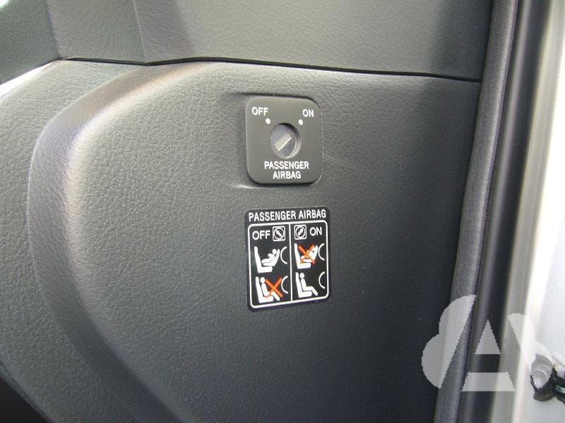 Además de los airbag frontales, que protegen al conductor y al copiloto de un…