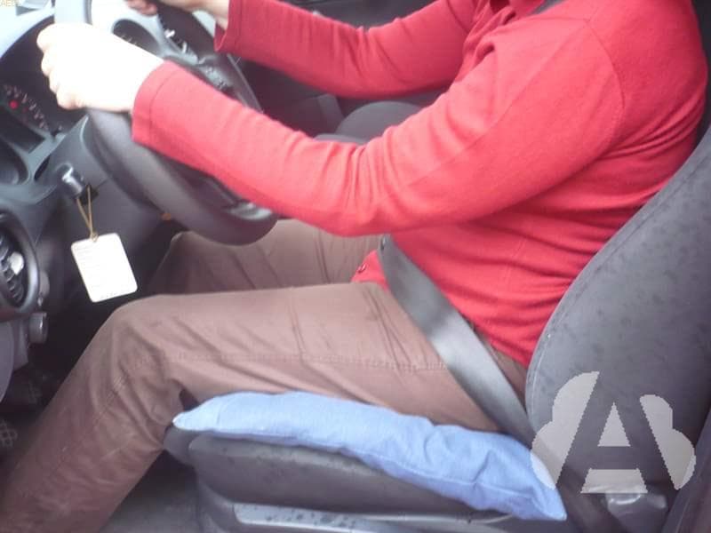Si en el asiento de un vehículo se pone una toalla; en caso de accidente...
