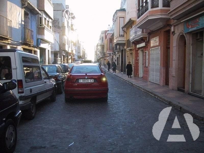 El conductor está obligado a advertir mediante señales ópticas...