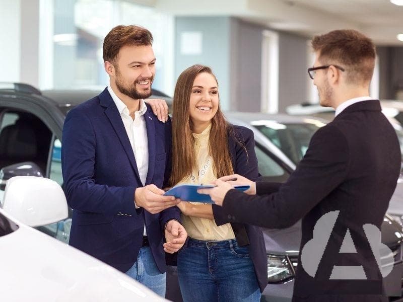Acaba de comprar un turismo nuevo, ¿cuándo debe presentarlo a la primera…