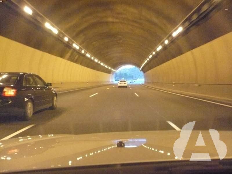 Si circula por un túnel con un conjunto de vehículos de menos de 3.500 kg de…