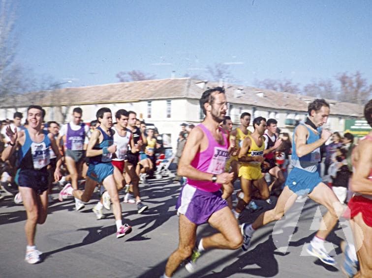 El personal habilitado de la organización de una prueba deportiva prohíbe el…