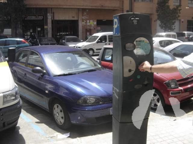 En un estacionamiento con limitación horaria, como norma general, ¿está…