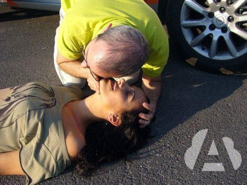 Con un herido con parada respiratoria, ¿qué debe hacer?