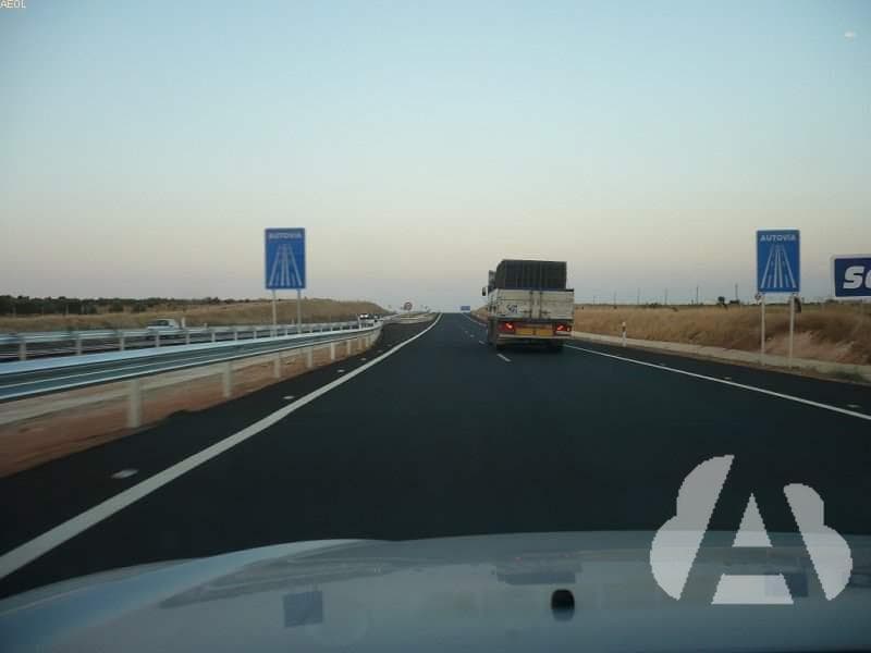 ¿Está permitido circular por una autovía por debajo del límite mínimo de…