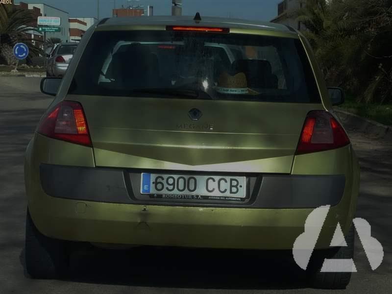 ¿Cuál es la función del alumbrado como elemento de seguridad activa?