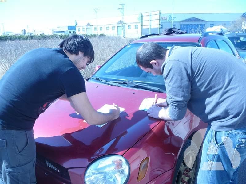 En un accidente entre dos vehículos, ¿qué tipo de daños cubre el seguro de…