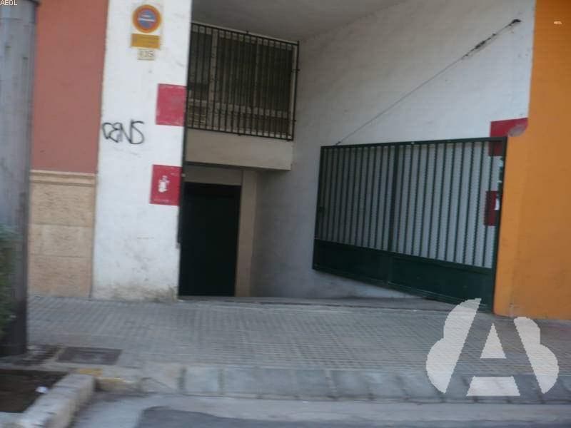 Al salir de una zona privada para incorporarse a la circulación, ¿se debe ceder…