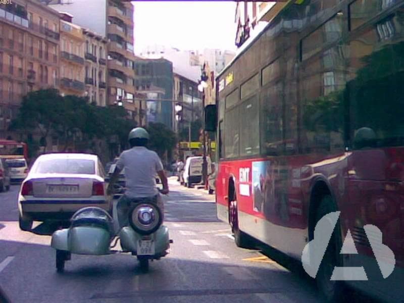 El permiso de conducción de la clase A1, ¿autoriza conducir motocicletas con…