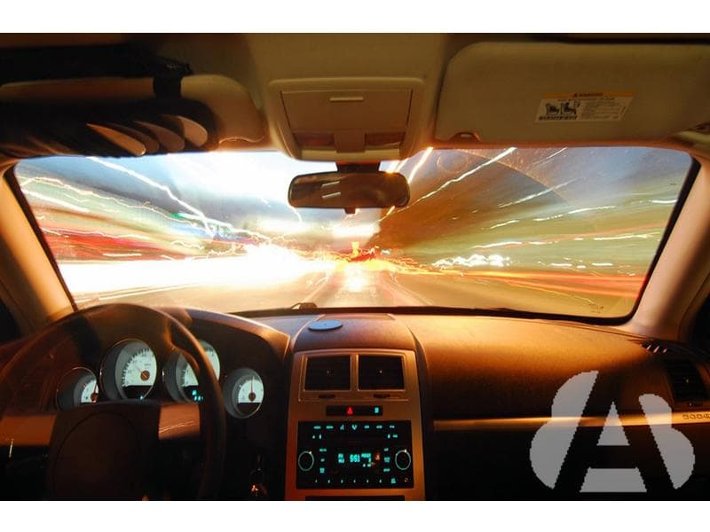 ¿Qué deber hacer el conductor a medida que aumenta la velocidad?