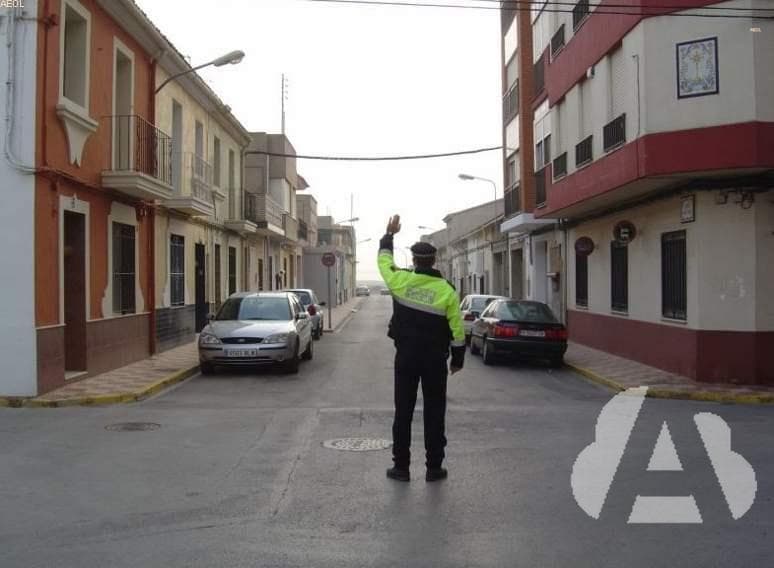 El orden de prioridad entre los distintos tipos de las señales es...