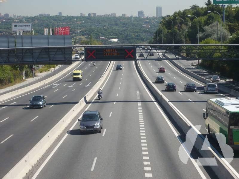 En vías divididas en tres calzadas, la central podrá estar destinada a la…