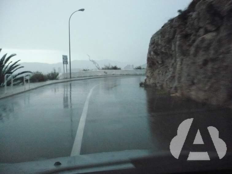 Si prevé que puede llover, ¿qué es conveniente revisar?