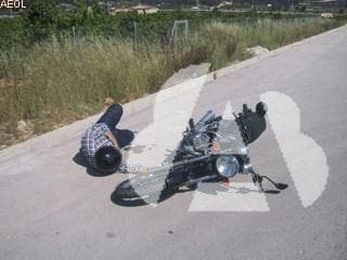 A un motorista accidentado, ¿se le debe quitar el casco?