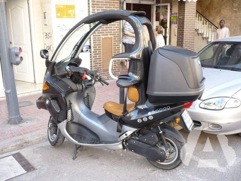 ¿Cuántos espejos retrovisores tiene que llevar obligatoriamente una motocicleta…