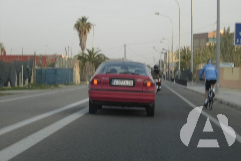 ¿Cuál es la tasa máxima de alcohol permitida para el conductor mayor de edad de…