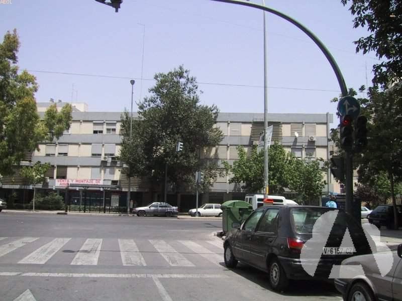 Esta marca transversal continua, ¿está permitido franquearla sin detenerse…