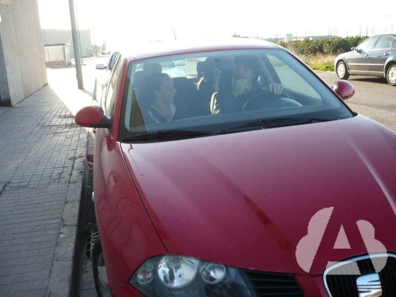 En un turismo con cinco plazas autorizadas, incluida la del conductor, ¿está…