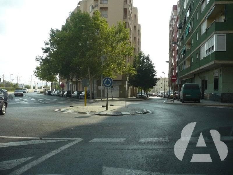 En las glorietas se circulará dejando el centro...