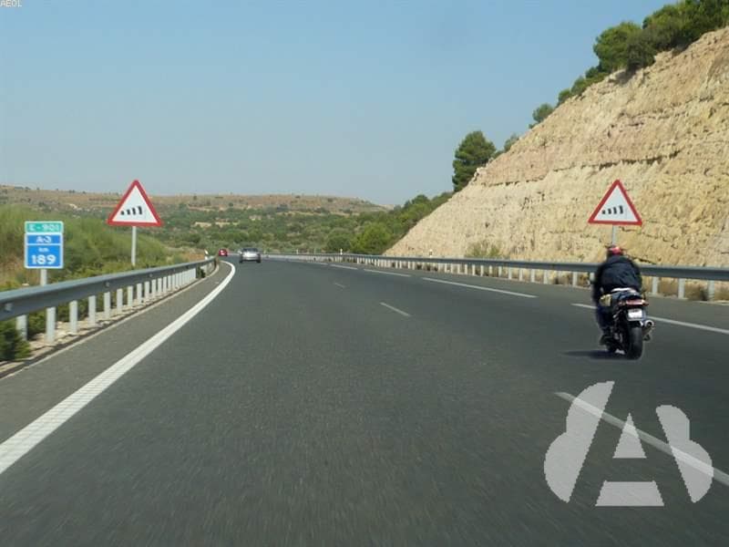 Con una motocicleta de hasta 125 centímetros cúbicos, ¿a qué velocidad máxima…
