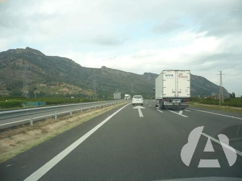 En esta vía, ¿puede parar su vehículo en el arcén para ver el paisaje?