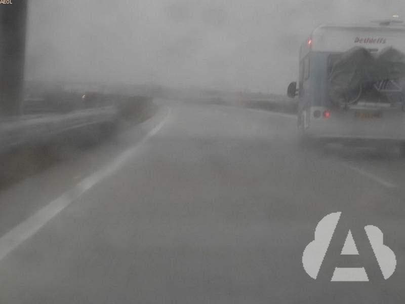 En una autopista, ¿está permitido circular a una velocidad anormalmente…