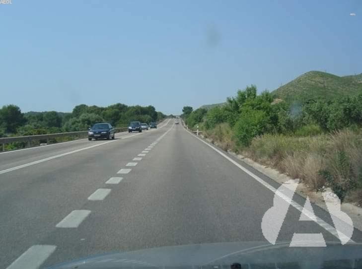 Conducir durante mucho tiempo a una velocidad elevada hace que...